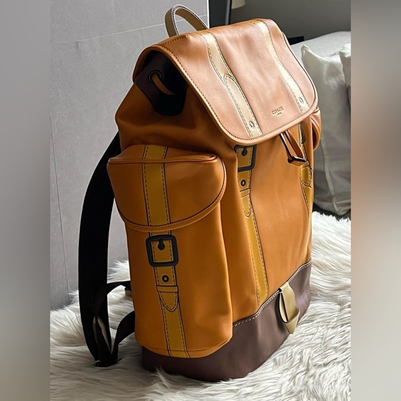 💰SOLD - C8480- Coach Hitch Backpack with Trompe L’oeil - Picture 4 of 13